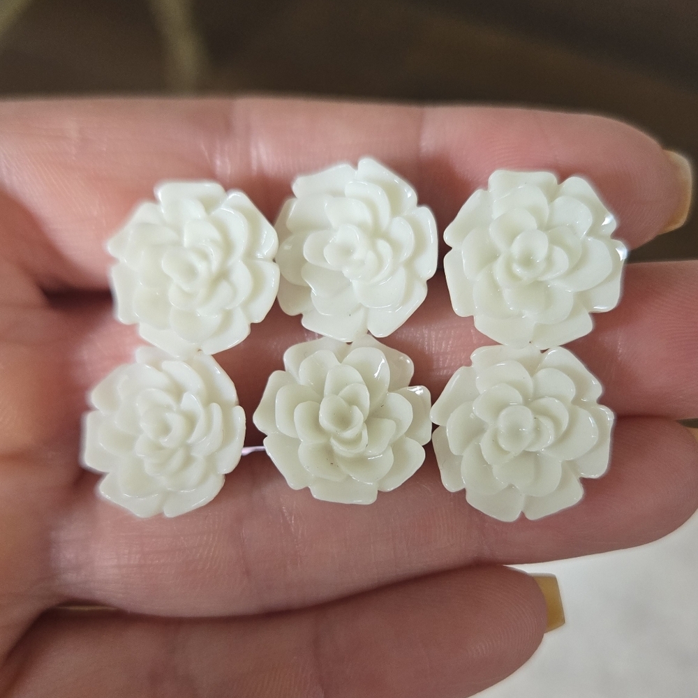 6 Floral Push Pins